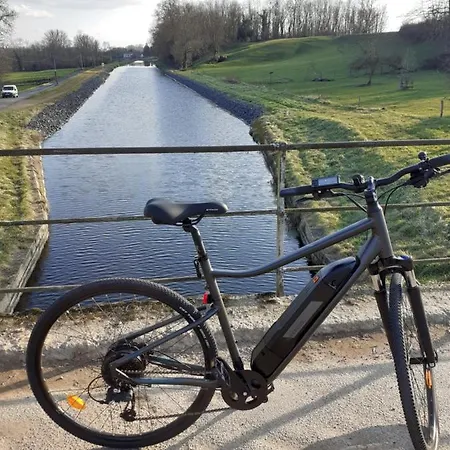 בית הארחה Les Volets Bleus Charlieu