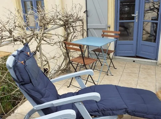 Les Volets Bleus Charlieu